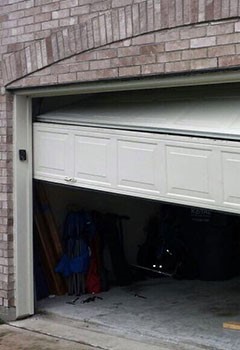 Garage Door Got Off Track Service Altamonte Springs